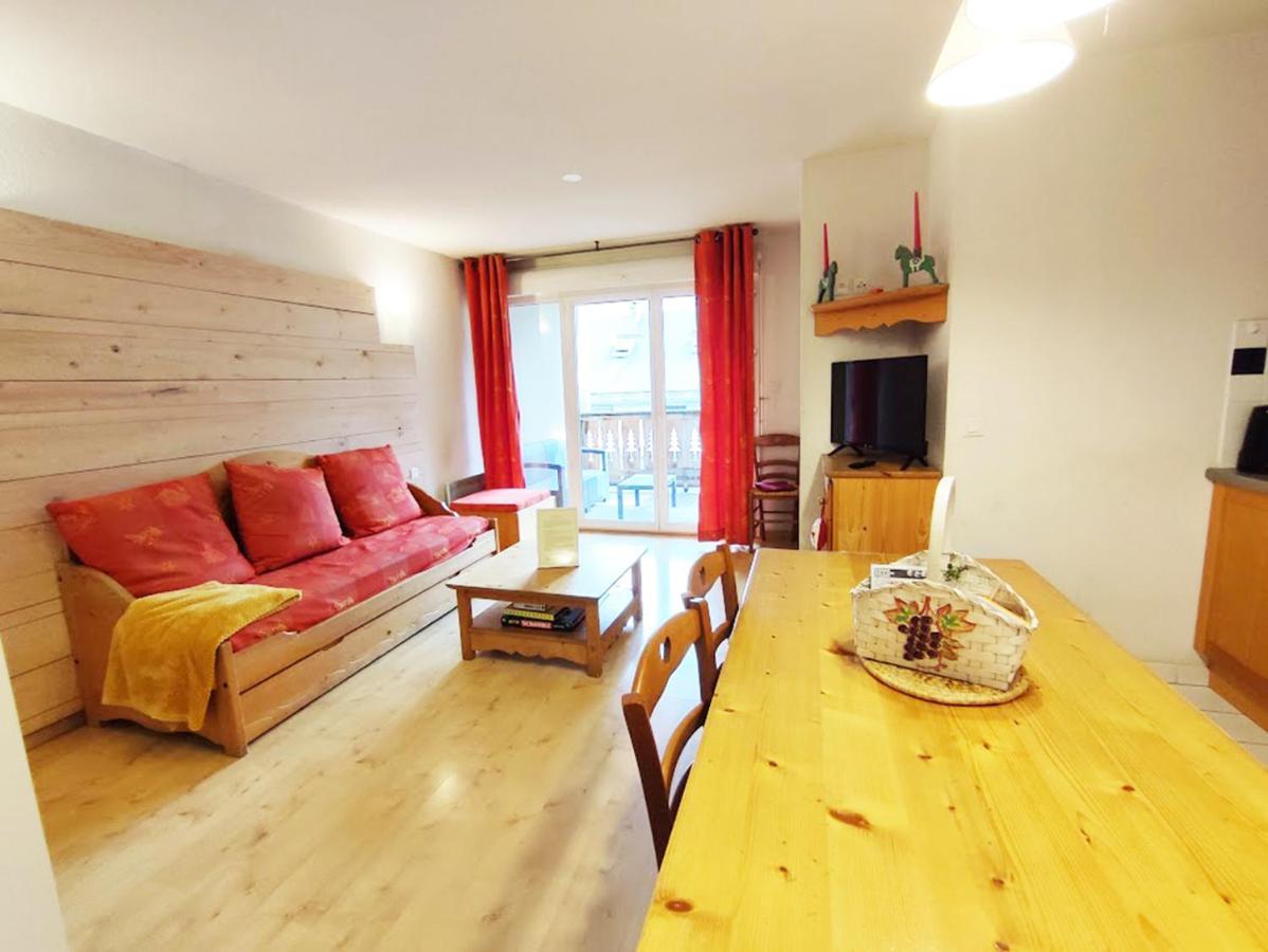 Le 102, T3 Pour 5 Personnes, Vue Montagne, Classe 2 Etoiles Nf, Parking, Piscine En Ete Bagnères-de-Luchon Екстериор снимка