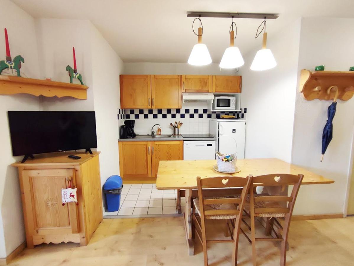 Le 102, T3 Pour 5 Personnes, Vue Montagne, Classe 2 Etoiles Nf, Parking, Piscine En Ete Bagnères-de-Luchon Екстериор снимка