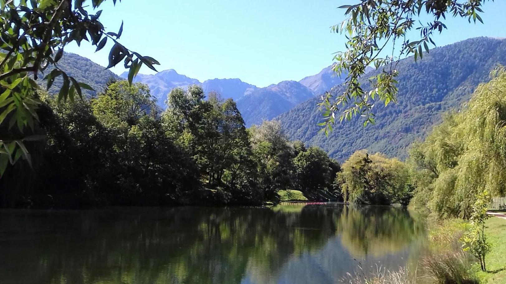 Le 102, T3 Pour 5 Personnes, Vue Montagne, Classe 2 Etoiles Nf, Parking, Piscine En Ete Bagnères-de-Luchon Екстериор снимка